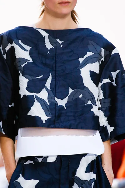 Look 15